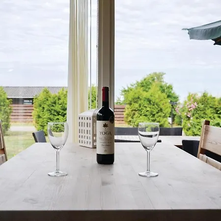Three-bedroom Holiday In * Ølsted